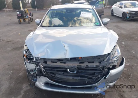 2018 Mazda Mazda3 Touring из США, поврежденный, VIN 3MZBN1L34JM190824